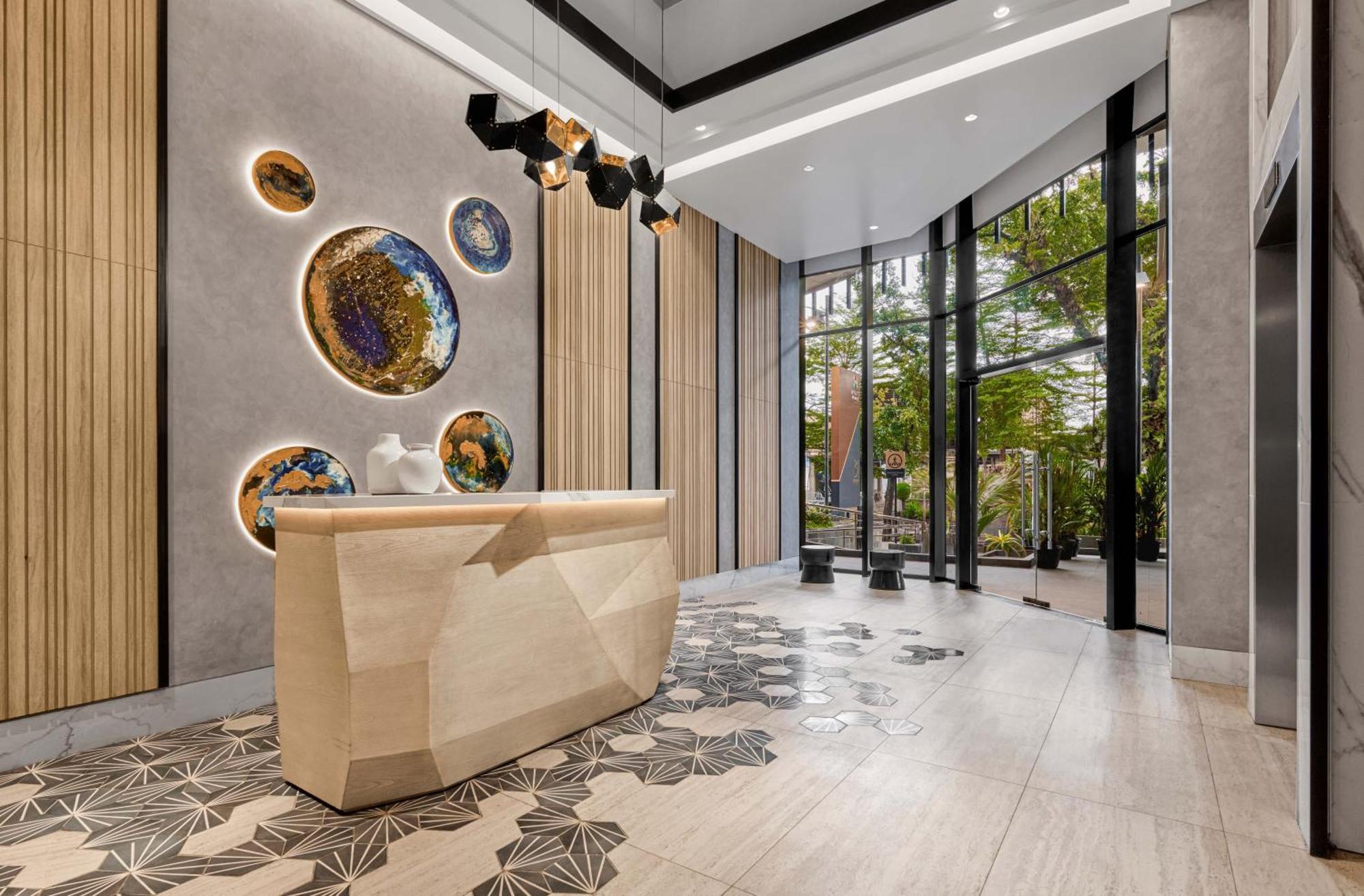 Hyatt Place Makassar Bagian luar foto